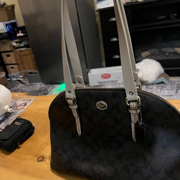 Coach handbag, Peyton Cora Brown F26184 Great Condition refurbished - Picture 7 of 8